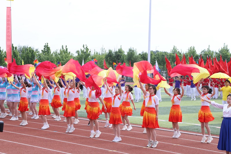 首都高等學(xué)校第63屆學(xué)生田徑運(yùn)動(dòng)會(huì)開幕。北京信息科技大學(xué)供圖