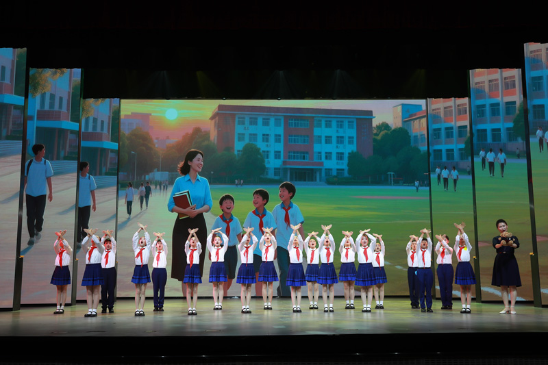 快閃合唱《當(dāng)我emo了怎么辦》以溫暖旋律傳遞心靈力量。主辦方供圖