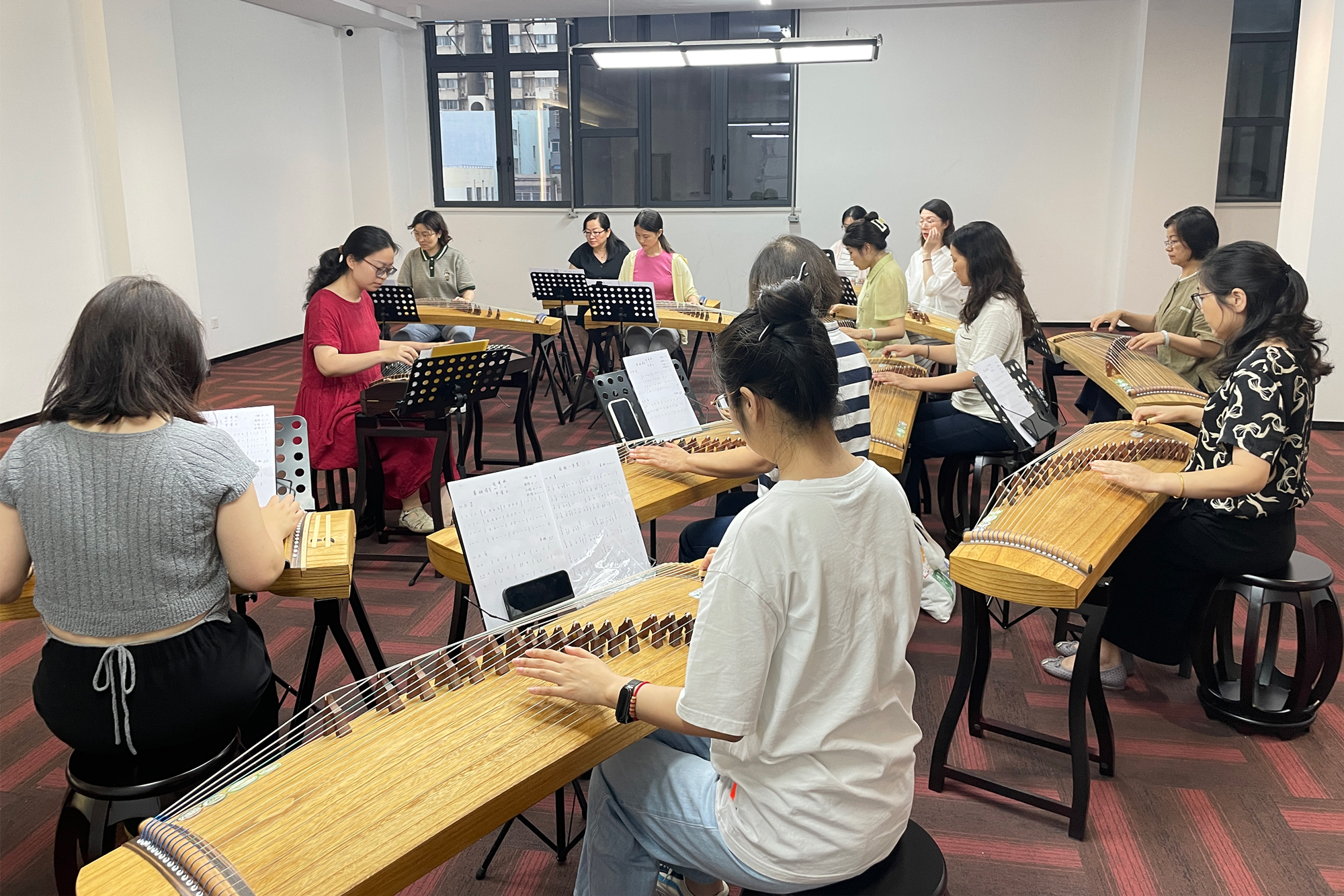 圖為職工夜校古箏班。常州市總工會供圖