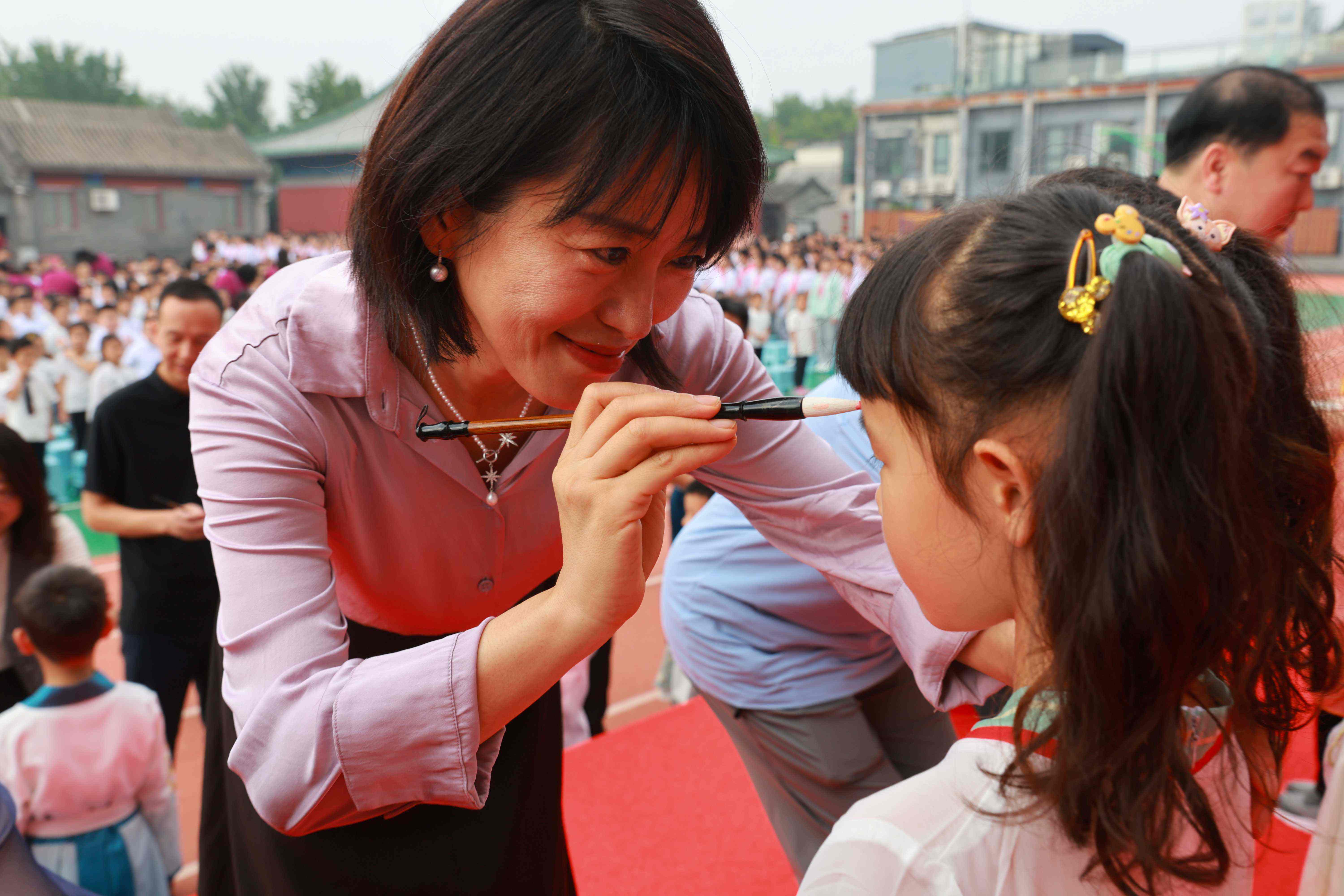 點朱砂。校方供圖