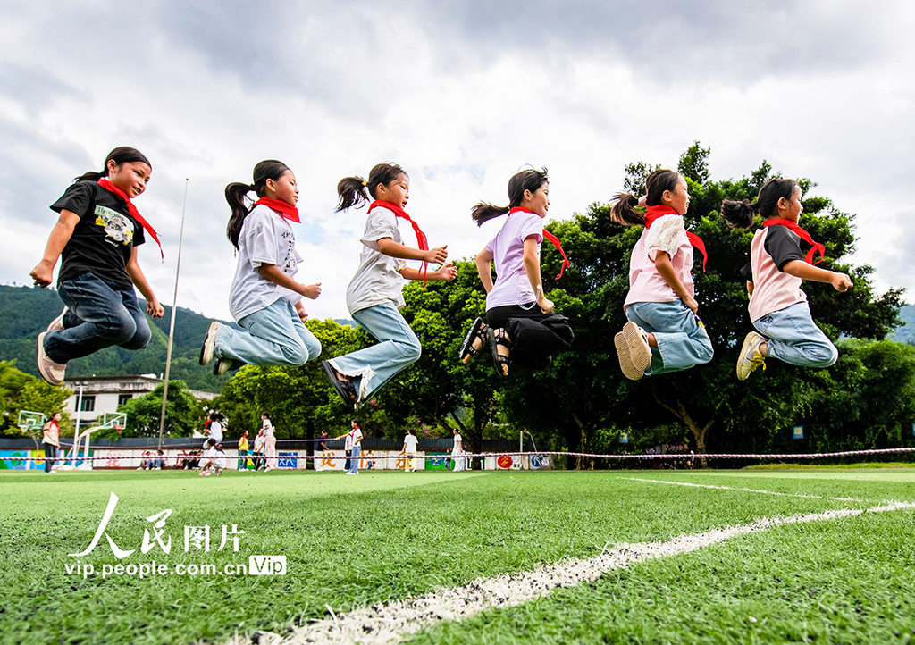 貴州從江：歡樂課間 快樂成長(zhǎng)【3】