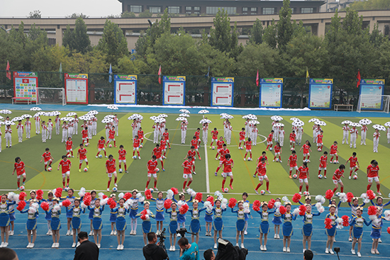 北京市“校園足球主題月”啟動儀式在北京學校舉行。北京教育融媒體中心供圖