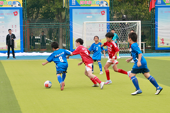 北京市“校園足球主題月”啟動儀式在北京學校舉行。北京教育融媒體中心供圖