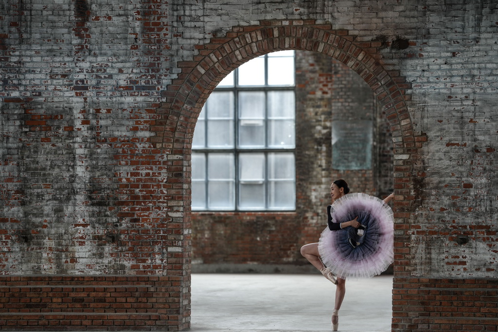 10月6日，游客在沈陽奉天工廠文創(chuàng)園內(nèi)拍照。