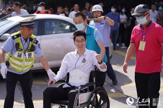 6��7�������㽭ʡ�����е����ЌW(xu��)��һ����������݆�΁텢�Ӹ߿�������W(w��ng) �����z