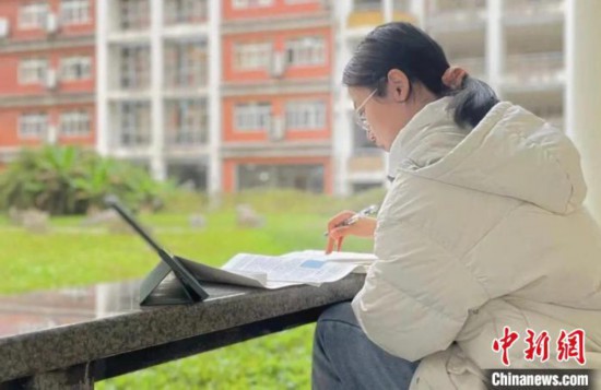 中國(guó)計(jì)量大學(xué)學(xué)生在復(fù)習(xí)。　中國(guó)計(jì)量大學(xué)提供