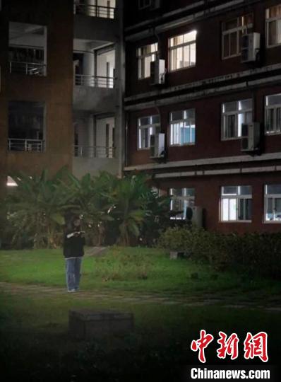 中國(guó)計(jì)量大學(xué)學(xué)生在復(fù)習(xí)?！≈袊?guó)計(jì)量大學(xué)提供