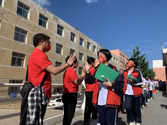 河北省盧龍縣2192人考生參加6月7日至9日的全國統(tǒng)一高考。孟佳攝