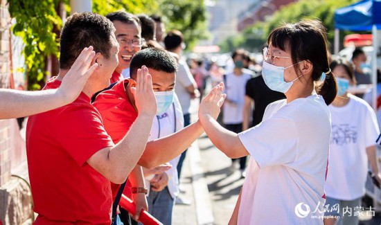 ��(n��i)�ɹ����΅^(q��)���ͺ����е����ЌW(xu��)���c�������M�뿼��ǰ�c�ώ�������������z