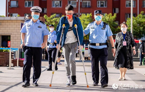 ��(n��i)�ɹ����΅^(q��)���ͺ����е����ЌW(xu��)���c�������񾯺ͽ�������һ���ЄӲ���Ŀ����M�뿼����������z