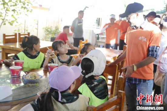 進(jìn)鄉(xiāng)村、品民俗來華留學(xué)生體驗(yàn)別樣寧夏生活