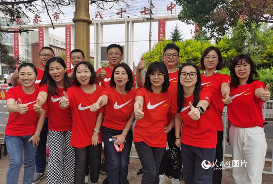 6��7��һ����ꖹ�����������ˬ�����L���еڰ�ʮ���ЌW������������m(x��)�M�뿼�����H�шF�酢�Ӹ߿��ČW�ӂ����͹Ą�������W(w��ng)ӛ�� ����Ԫ�z