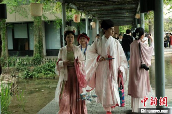 ���p��ʢ�b�^���h����(ji��)����ë� �z