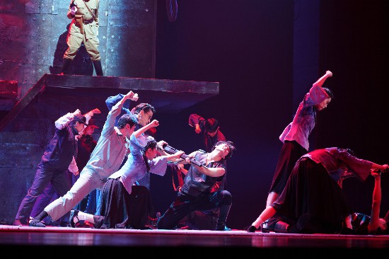 音樂劇《大釗先生》劇照——學生、工人奮起反抗