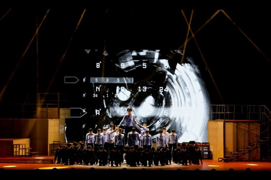 劇中《大干現(xiàn)場》場景