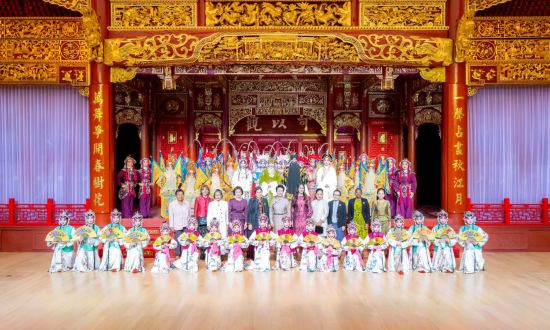 學(xué)校師生參加第三屆“一帶一路”國際合作高峰論壇演出活動(dòng)