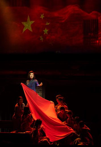 學(xué)校首部原創(chuàng)音樂劇《江姐》在劇院公演，向懷柔區(qū)開放觀演