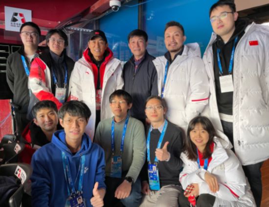 主動(dòng)承擔(dān)國(guó)家重點(diǎn)研發(fā)項(xiàng)目，用藝術(shù)與科技服務(wù)保障北京冬奧會(huì)冬殘奧會(huì)等重大任務(wù)，完美實(shí)現(xiàn)《雪花》節(jié)目 “如影隨形”的實(shí)時(shí)互動(dòng)效果