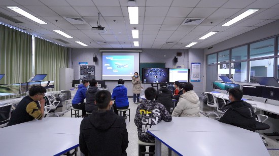 智能化實(shí)訓(xùn)系統(tǒng)下的航空工程教學(xué)場景