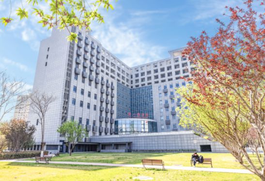 首都醫(yī)科大學(xué)第一教學(xué)樓