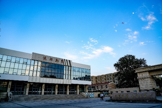 北京物資學(xué)院運(yùn)河劇場(chǎng)