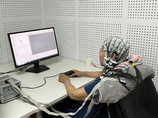 腦電實(shí)驗(yàn)