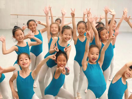 舞蹈考級(jí)院培訓(xùn)學(xué)校中國(guó)舞學(xué)員