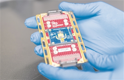 由悉尼大學領導的研究團隊開發(fā)的低溫量子控制平臺。圖片來源:澳大利亞悉尼大學