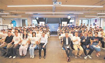 同濟(jì)大學(xué)德國(guó)柏林暑期營(yíng)在同濟(jì)經(jīng)管中德中心（柏林）舉行開營(yíng)儀式。照片由同濟(jì)大學(xué)提供