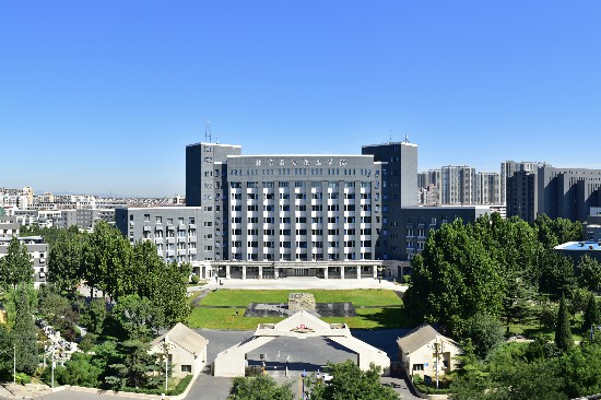 北京石油化工學(xué)院主樓(攝影:張世英)